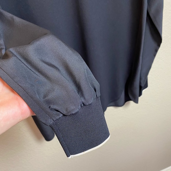 Vince Knit Silky V Neck Blouse Sweater - Picture 4 of 12